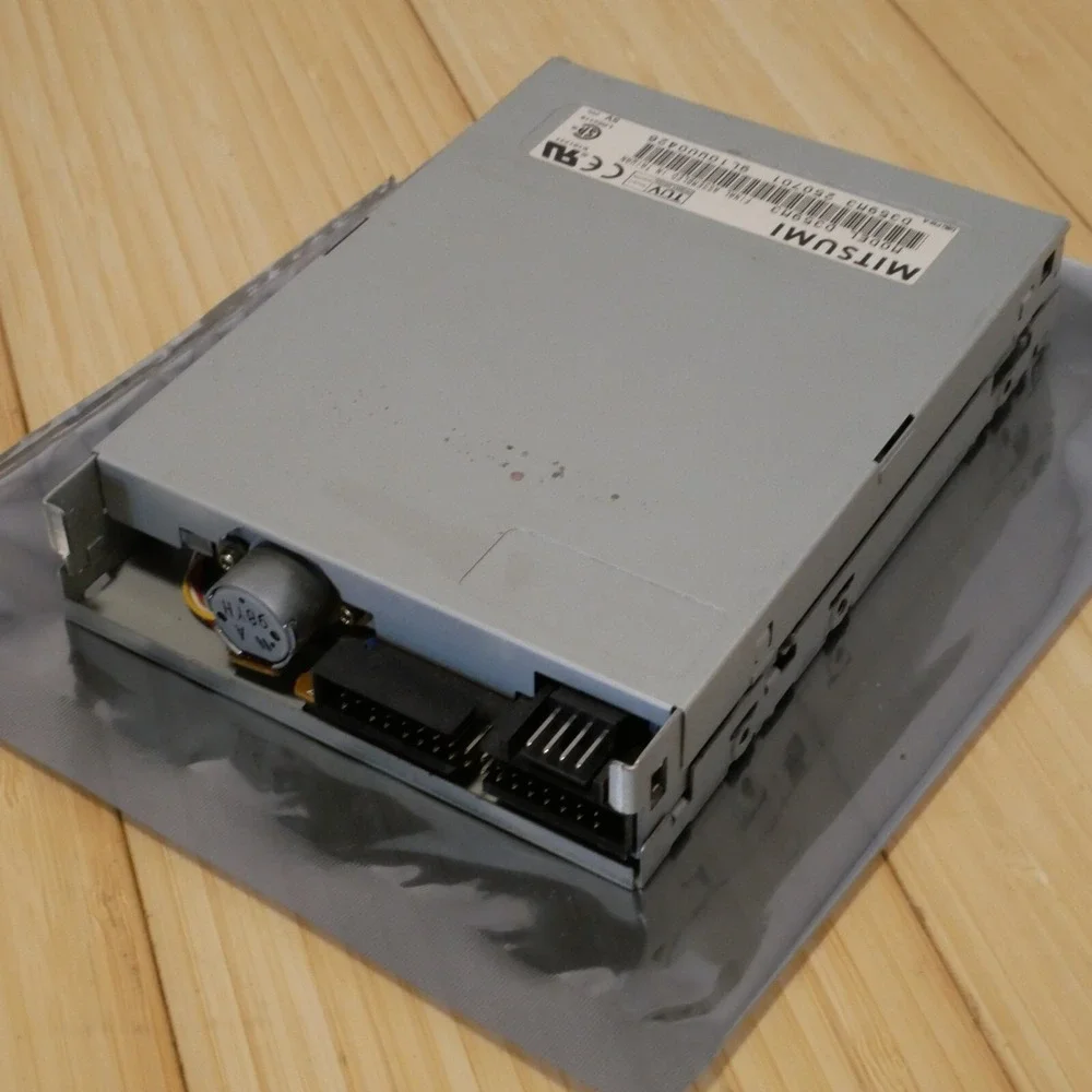 MITSUMI D359M3 3.5 inch Floppy Disk‎ Drive - Tested & Working 45